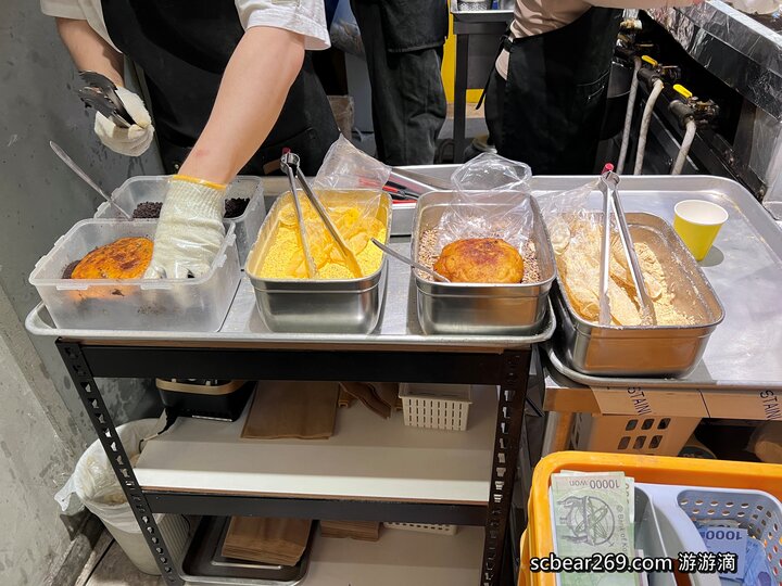 【首爾自由行】「媽媽帶孩子一起辦年貨之旅 Day 2 (上):望遠市場美食散策，QS炸雞、勳勳糖餅 & Paik’s Coffee」」