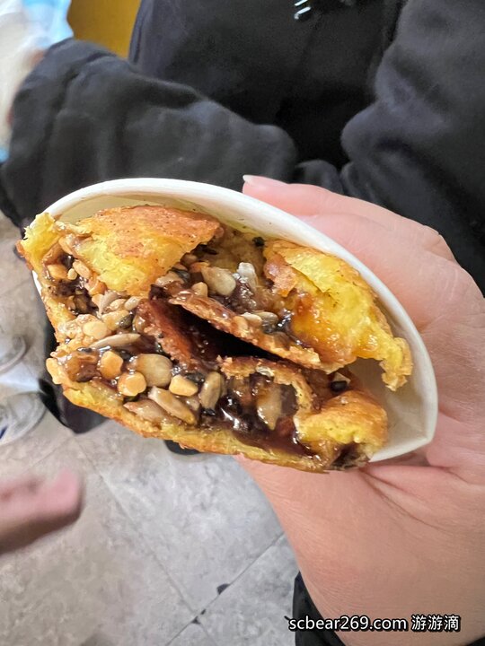 【首爾自由行】「媽媽帶孩子一起辦年貨之旅 Day 2 (上):望遠市場美食散策，QS炸雞、勳勳糖餅 & Paik’s Coffee」」
