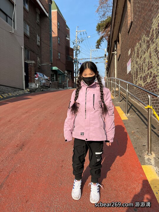 【首爾自由行】「媽媽帶孩子一起辦年貨之旅 Day 2 (下):新村美食逛街散策,TOPTEN10、ARTBOX、Play Ground、emart、橋村炸雞(KyoChon)」 【首爾自由行】「媽媽帶孩子一起辦年貨之旅 Day 2 (下):新村美食逛街散策,TOPTEN10、ARTBOX、Play Ground、emart、橋村炸雞(KyoChon)」