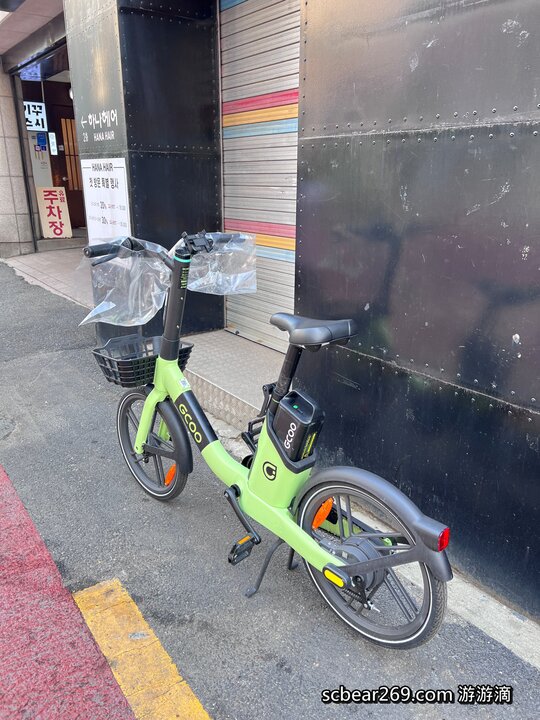 【首爾自由行】「媽媽帶孩子一起辦年貨之旅 Day 2 (下):新村美食逛街散策,TOPTEN10、ARTBOX、Play Ground、emart、橋村炸雞(KyoChon)」 【首爾自由行】「媽媽帶孩子一起辦年貨之旅 Day 2 (下):新村美食逛街散策,TOPTEN10、ARTBOX、Play Ground、emart、橋村炸雞(KyoChon)」