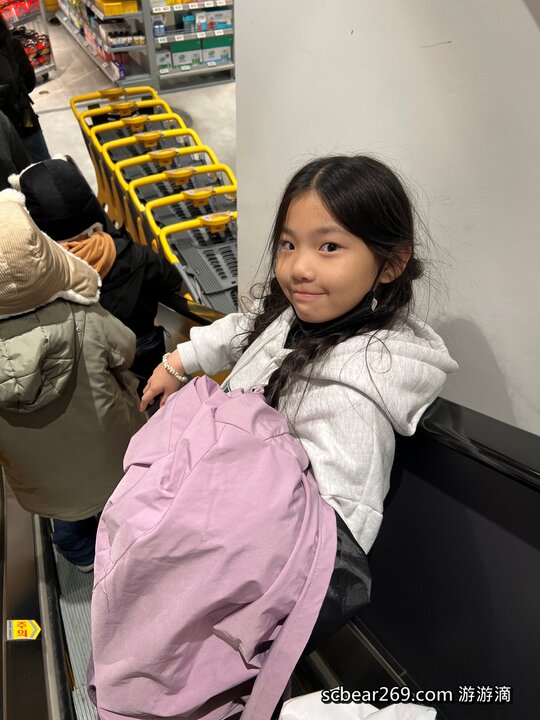 【首爾自由行】「媽媽帶孩子一起辦年貨之旅 Day 2 (下):新村美食逛街散策,TOPTEN10、ARTBOX、Play Ground、emart、橋村炸雞(KyoChon)」 【首爾自由行】「媽媽帶孩子一起辦年貨之旅 Day 2 (下):新村美食逛街散策,TOPTEN10、ARTBOX、Play Ground、emart、橋村炸雞(KyoChon)」