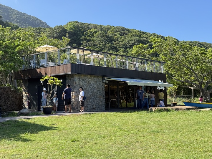 【貢竂】「澳礁咖啡OurJoy Cofee．卯澳漁村裡的海景第一排咖啡館（甜點/雪花冰/露天觀景座位/好停車/戶外區不限時）」