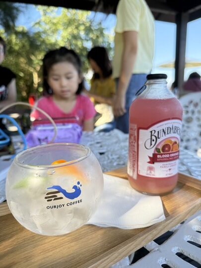 【貢竂】「澳礁咖啡OurJoy Cofee．卯澳漁村裡的海景第一排咖啡館（甜點/雪花冰/露天觀景座位/好停車/戶外區不限時）」