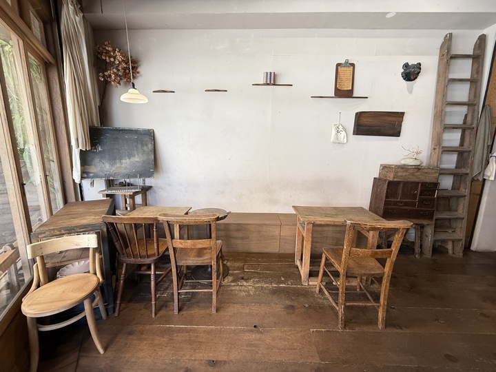 【高雄】「二雄咖啡．日系木質風老屋改造，復古童趣風早午餐咖啡館（咖哩飯/義大利麵/輕食/甜點/近雄女.愛河）」