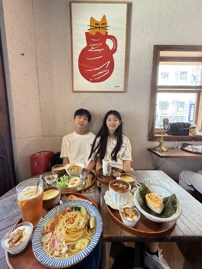 【高雄】「二雄咖啡．日系木質風老屋改造，復古童趣風早午餐咖啡館（咖哩飯/義大利麵/輕食/甜點/近雄女.愛河）」