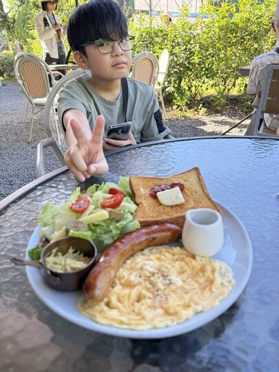 【新北坪林】「心茶合一TeaFlow．茶園步道旁的秘境咖啡館（早午餐/茶點/甜點/可芙/近茶葉博物館）」