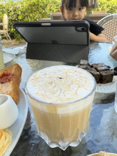 【新北坪林】「心茶合一TeaFlow．茶園步道旁的秘境咖啡館（早午餐/茶點/甜點/可芙/近茶葉博物館）」