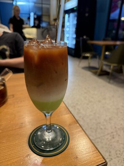 【平鎮】「癮食聖堂Poppy Church．忠貞新村文化園區內，基督教堂改建的緬泰台式創意料理複合式餐酒館」