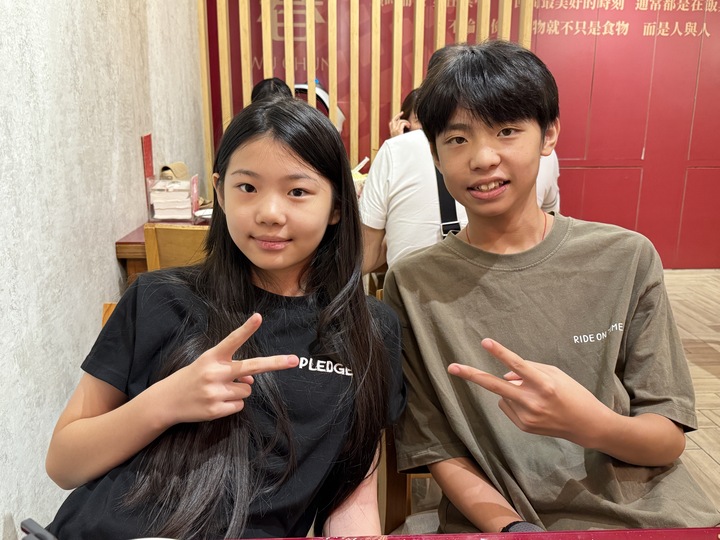 【台中】「有春茶館Wu Chun Tea Hall-大墩店，聚餐及泡茶聊天的好去處（復古中式茶館/手路菜/點心/鍋物/近IKEA.文心森林公園捷運站）」