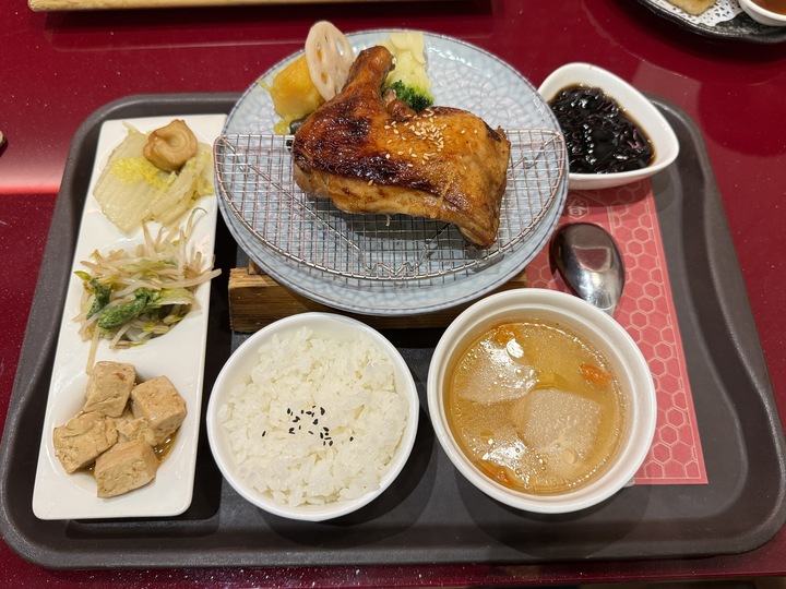 【台中】「有春茶館Wu Chun Tea Hall-大墩店,聚餐及泡茶聊天的好去處(復古中式茶館/手路菜/點心/鍋物/近IKEA.文心森林公園捷運站)」 【台中】「有春茶館Wu Chun Tea Hall-大墩店,聚餐及泡茶聊天的好去處(復古中式茶館/手路菜/點心/鍋物/近IKEA.文心森林公園捷運站)」