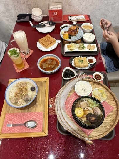 【台中】「有春茶館Wu Chun Tea Hall-大墩店,聚餐及泡茶聊天的好去處(復古中式茶館/手路菜/點心/鍋物/近IKEA.文心森林公園捷運站)」 【台中】「有春茶館Wu Chun Tea Hall-大墩店,聚餐及泡茶聊天的好去處(復古中式茶館/手路菜/點心/鍋物/近IKEA.文心森林公園捷運站)」