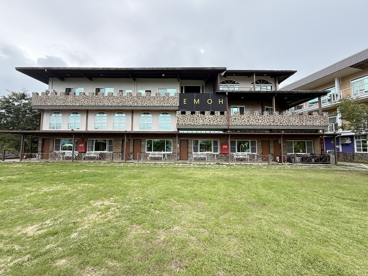 【南投】「依默騎馬度假莊園.來清境住一晚!騎馬體驗超吸睛,還有2-6 人彈性房型與豐盛中西式早餐」 【南投】「依默騎馬度假莊園.來清境住一晚!騎馬體驗超吸睛,還有2-6 人彈性房型與豐盛中西式早餐」