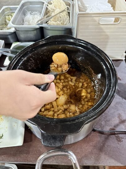 【南投】「依默騎馬度假莊園．來清境住一晚！騎馬體驗超吸睛，還有2-6 人彈性房型與豐盛中西式早餐」