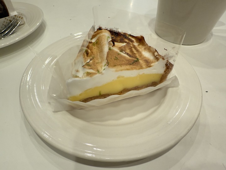 【新北】「亞尼克萬里創始店．生乳捲始祖，北海岸最甜中繼站，可內用可外帶的平價高CP值下午茶」