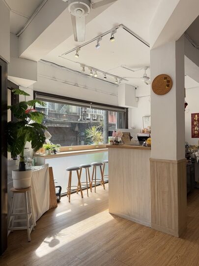 【內壢】「甜褔號．超澎湃~近百道料理可選擇的人氣咖啡館（早午餐/米飯/義式料理/漢堡/鬆餅/親子.寵物友善/近火車站.忠孝路商圈）」