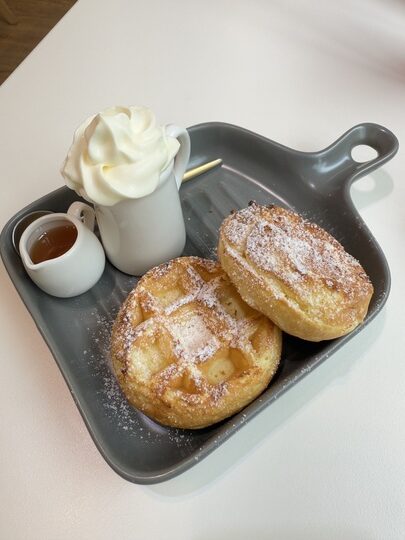 【內壢】「甜褔號．超澎湃~近百道料理可選擇的人氣咖啡館（早午餐/米飯/義式料理/漢堡/鬆餅/親子.寵物友善/近火車站.忠孝路商圈）」