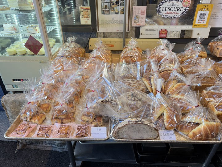 【豐原】「駿咖啡 JIUN COFFEE WORKSHOP．隱身巷弄裡的低調老宅咖啡，咖啡香與麵包香融合的味覺饗宴，還有高CP值下午茶套餐」