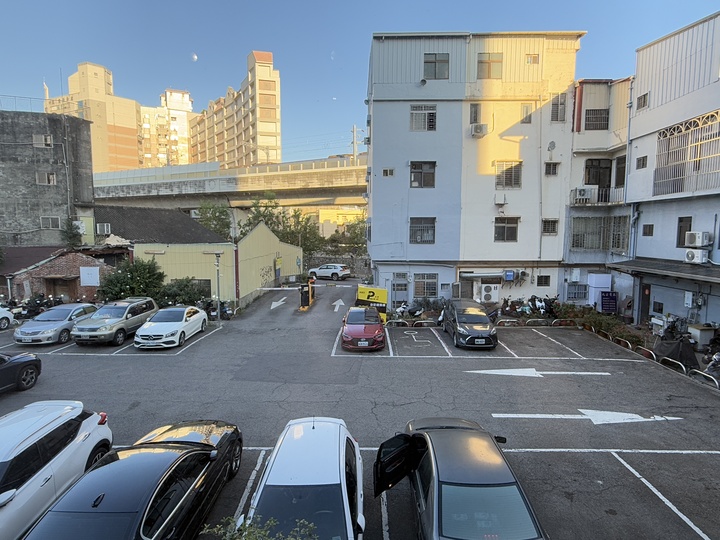 【豐原】「駿咖啡 JIUN COFFEE WORKSHOP．隱身巷弄裡的低調老宅咖啡，咖啡香與麵包香融合的味覺饗宴，還有高CP值下午茶套餐」