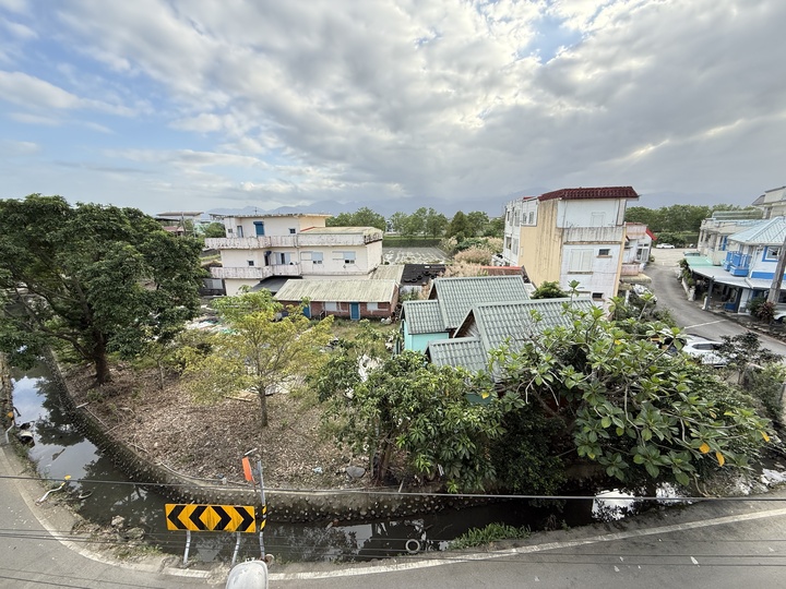 【宜蘭五結】「卡斯比亞精品民宿．附電梯.車位，還有美味手作早餐的質感風民宿（近冬山河親水公園.傳藝中心.羅東夜市）」