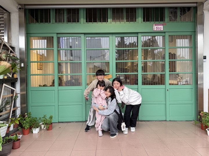 網站近期文章：【中壢】「三春家 cafe．復古懷舊風，有天井的老宅咖啡館（單品手沖/手工甜點/酸種麵包/寵物友善/近家樂福.南亞技術學院）」