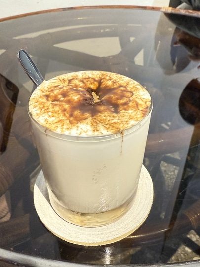 【中壢】「三春家 cafe．復古懷舊風，有天井的老宅咖啡館（單品手沖/手工甜點/酸種麵包/寵物友善/近家樂福.南亞技術學院）」