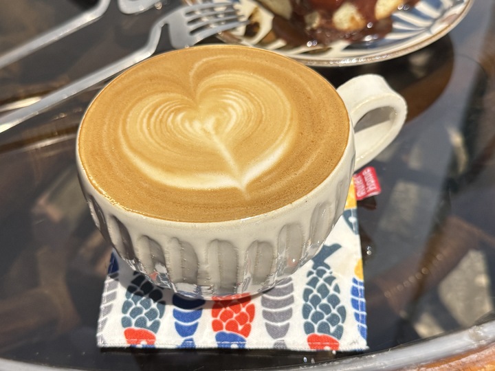 【中壢】「三春家 cafe.復古懷舊風,有天井的老宅咖啡館(單品手沖/手工甜點/酸種麵包/寵物友善/近家樂福.南亞技術學院)」 【中壢】「三春家 cafe.復古懷舊風,有天井的老宅咖啡館(單品手沖/手工甜點/酸種麵包/寵物友善/近家樂福.南亞技術學院)」