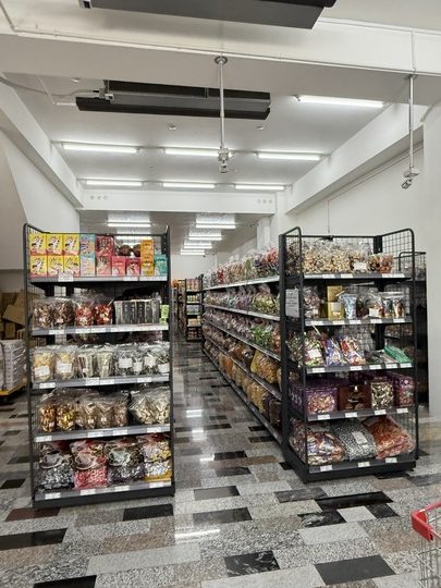 【台南】「炎祐食品．府城零食專賣，人氣繽紛台式馬卡龍(小西點)，還有各式懷舊零食.糖果和點心，來這裡一次全買齊！！」