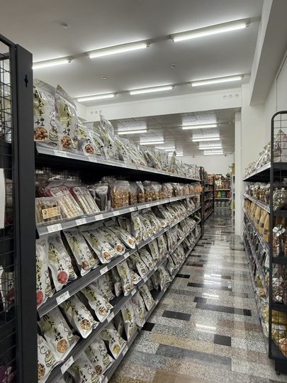 【台南】「炎祐食品．府城零食專賣，人氣繽紛台式馬卡龍(小西點)，還有各式懷舊零食.糖果和點心，來這裡一次全買齊！！」