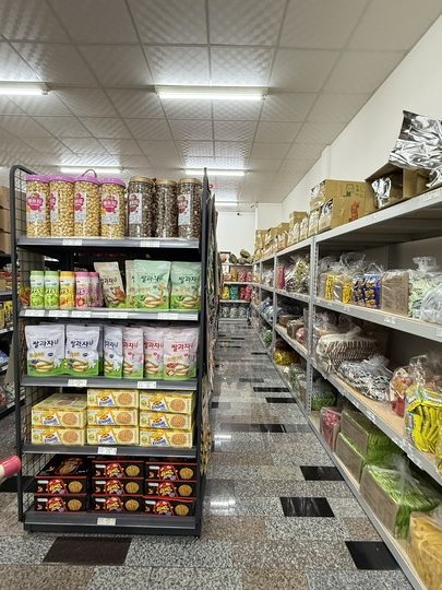 【台南】「炎祐食品．府城零食專賣，人氣繽紛台式馬卡龍(小西點)，還有各式懷舊零食.糖果和點心，來這裡一次全買齊！！」