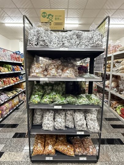 【台南】「炎祐食品．府城零食專賣，人氣繽紛台式馬卡龍(小西點)，還有各式懷舊零食.糖果和點心，來這裡一次全買齊！！」
