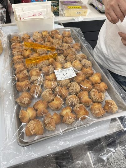 【台南】「炎祐食品．府城零食專賣，人氣繽紛台式馬卡龍(小西點)，還有各式懷舊零食.糖果和點心，來這裡一次全買齊！！」