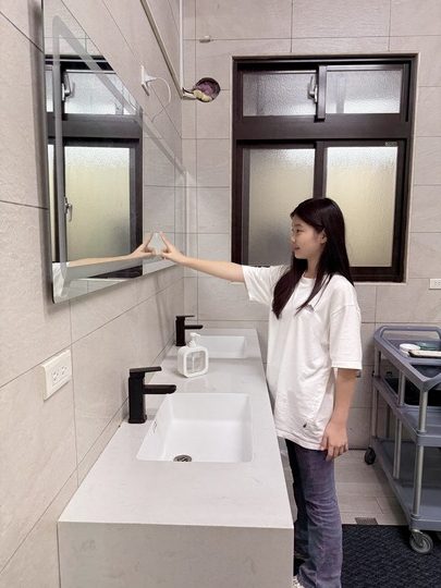 【八德】「貝蛤蛤海鮮餐酒館-廣福店．蛤蜊控會瘋掉！滿出來的爆量海鮮大拼盤，高CP值的聚餐首選」