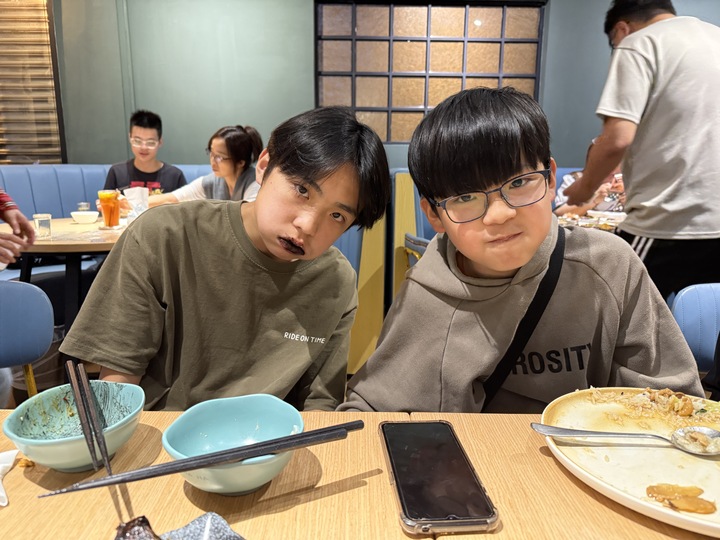 【八德】「貝蛤蛤海鮮餐酒館-廣福店.蛤蜊控會瘋掉!滿出來的爆量海鮮大拼盤,高CP值的聚餐首選」 【八德】「貝蛤蛤海鮮餐酒館-廣福店.蛤蜊控會瘋掉!滿出來的爆量海鮮大拼盤,高CP值的聚餐首選」