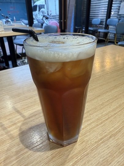 【八德】「貝蛤蛤海鮮餐酒館-廣福店．蛤蜊控會瘋掉！滿出來的爆量海鮮大拼盤，高CP值的聚餐首選」
