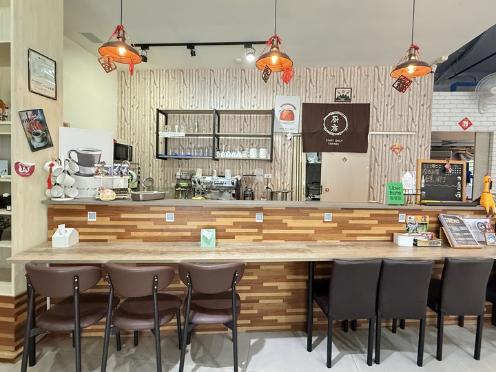 【中壢】「食厭世．以麵包搭配不同主食，可依個人食量搭配的早午餐（輕食/炒烏龍/沙拉/優格碗/近內壢國中）」