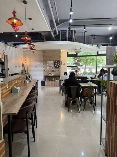 【中壢】「食厭世．以麵包搭配不同主食，可依個人食量搭配的早午餐（輕食/炒烏龍/沙拉/優格碗/近內壢國中）」