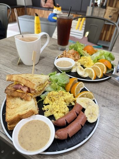 網站近期文章：【中壢】「食厭世．以麵包搭配不同主食，可依個人食量搭配的早午餐（輕食/炒烏龍/沙拉/優格碗/近內壢國中）」