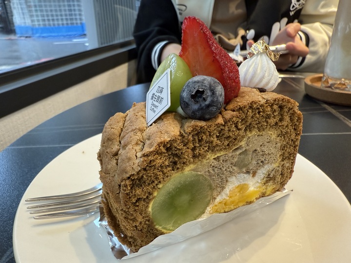 【基隆】「四蒔甜點．不只甜點，手作麵包也很強，內用享受、外帶美味一次滿足」
